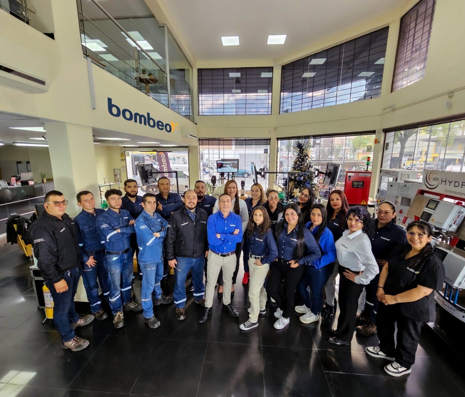 Showroom de Bombeo.co en la zona ferretera de Bogotá